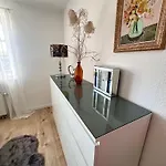 Апартаменти Schoen Gelegene Und Gemuetliche Am Weserufer