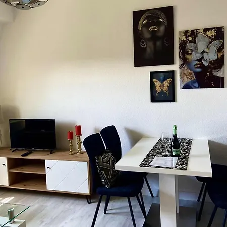 Schoen Gelegene Und Gemuetliche Am Weserufer