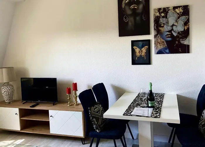 Schoen Gelegene Und Gemuetliche Am Weserufer