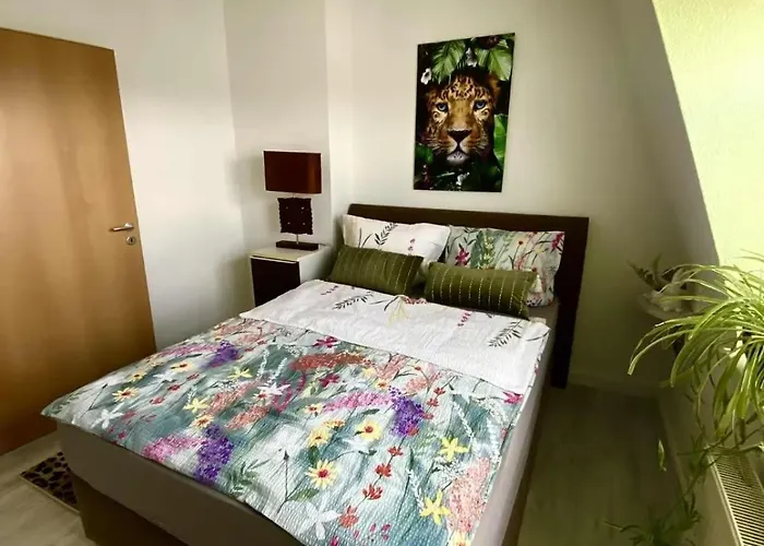 Schoen Gelegene Und Gemuetliche Am Weserufer Bremen